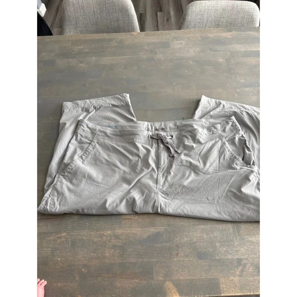 Columbia capri